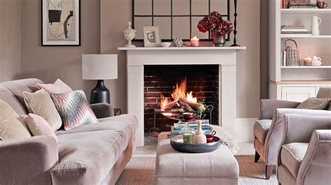 Cozy And Chic Apartment Living Room Ideas With Fireplace To