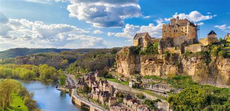 Top 15 Des Plus Beaux Villages Médiévaux De France à Visiter