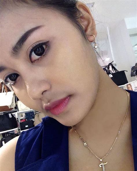Say Say Claudia Kim😓😓😓 Claudia Kim Bolero Hoop Earrings Nose Ring Beautiful Instagram