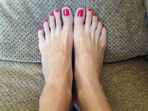 Savannah Costellos Feet