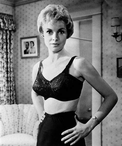 Janet Leigh In Alfred Hitchcocks Psycho Iconic Underwear Moments Pictures Pics Express