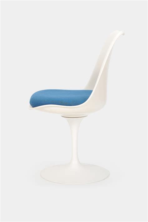 Eero saarinen designed the tulip chairs to be the perfect counterparts of the original table design, and this tulip arm chair has been designed on a similar concept. Eero Saarinen "Tulip" Chair Knoll International, 1960s at ...