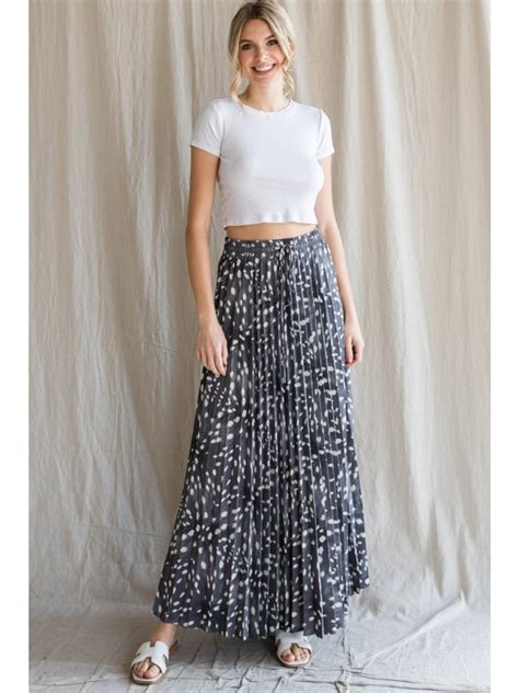 Pleated Print Maxi Skirt