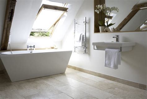 Let's look at some examples of attic. 10 Amazing Attic Bathroom Interior Design Ideas - https ...