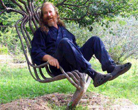 Peter Cook levou mais de anos para criar uma cadeira árvore com