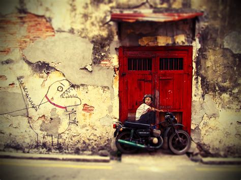Wondering where to find street art in penang? Penang Wall Street Art | Easybook