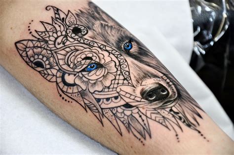 Dessin loup renard motifs mandala draws mandala tetovalas. Tatouage tête de Loup et Mehendi, Ornemental & Réaliste ...