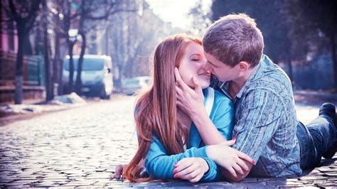 Kissing Teenage Love Cute Couple Wallpaper Cute Couple Pictures