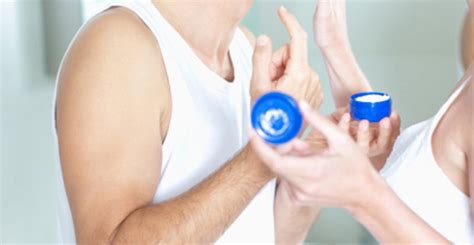 Aider les hommes à choisir un soin adapté n'est pas chose aisée. Soin visage homme : conseils pour les aider à trouver la ...