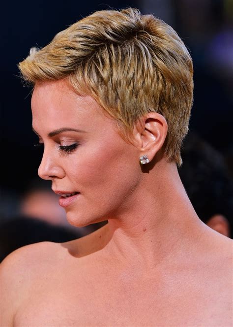 Charlize Theron Short Hair Charlize Theron Pinterest Red Carpets