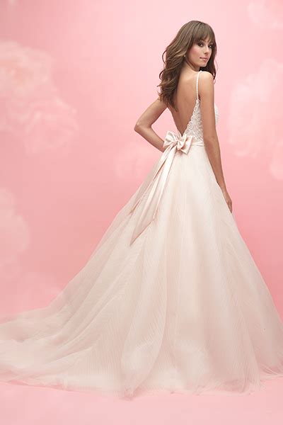 50 Gorgeous Dresses With Bows Bridalguide