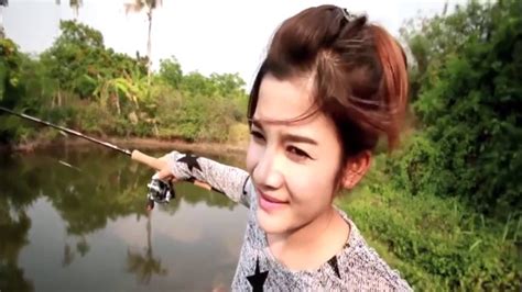 Amazing Beautiful Girl Fishing Net Fishing Cambodiantraditioanal