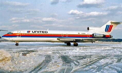 United Airlines Boeing 727 222adv N7295u In The Slush At Washington