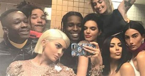 The Met Galas Epic Bathroom Selfie Explained From Kylie Jenners