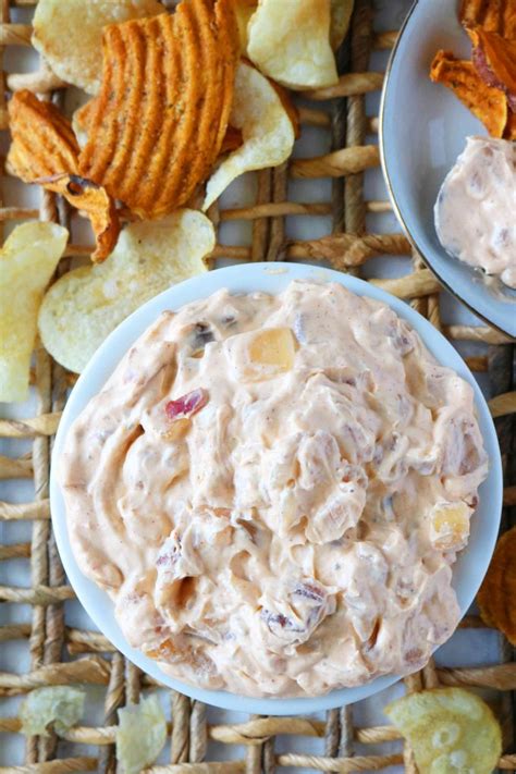 This recipe uses a mixture of sour cream, cream cheese and mayonnaise to create one tangy, flavorful and creamy french onion dip! French Onion Dip Recipe with Caramelized Onions and Bacon | Recipe | French onion dip, Onion dip ...