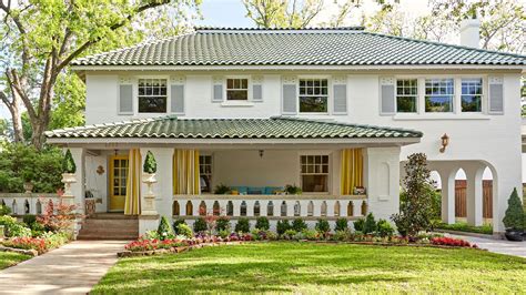 28 Exterior Color Combinations For Inviting Curb Appeal Better Homes