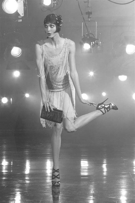Flappers In The Roaring 20s Karlie Kloss With A Flapper Hairstyle From