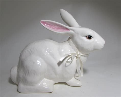 Henriksen Imports White Ceramic Bunny Rabbit