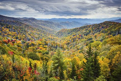 🍂 10 Best Destinations To See Fall Foliage In 2020