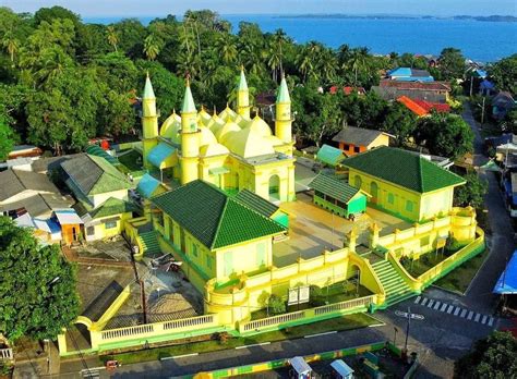 Pesona Wisata Religi Pulau Penyengat Menyimpan Banyak Nilai Sejarah