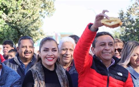 Alcaldes Comparten La Rosca De Reyes Con Los Ni Os De La Laguna El
