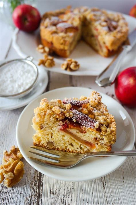Es ist hell und luftig und absolut … sia´s soulfood foodblog: Apfel-Walnuss-Crumble-Kuchen ...