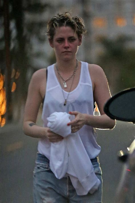Kristen Stewart Looks Exhausted After A Workout Session As