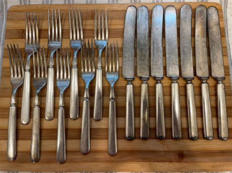 Antique Oneida Community Reliance Plate 12 Dwt Silver Plate 7 Knives 9