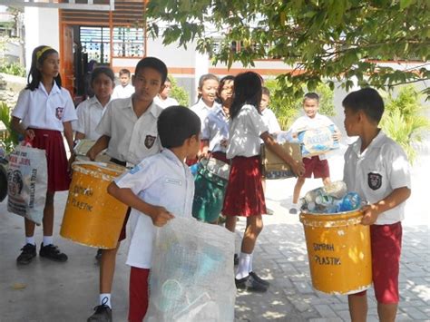 Gambar Kerjasama Di Lingkungan Sekolah Homecare