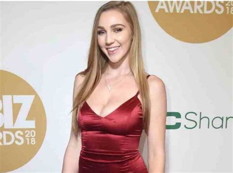 Kendra Sunderland Biography Age Height Net Worth And Family Facts