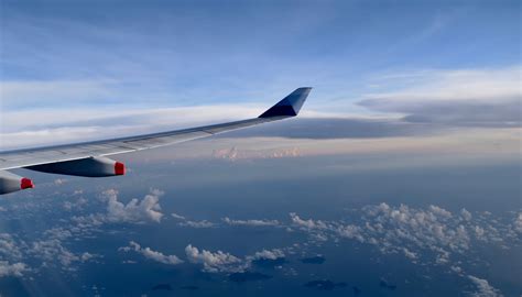 무료 이미지 구름 하늘 차량 공기 호스 여객기 이륙 공군 제트기 비행기 여행 지구의 분위기 와이드 바디