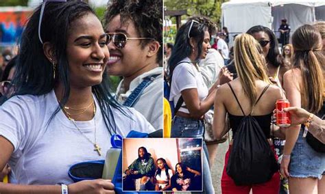 Sasha Obama Parties With Friends At Dc Music Festival Daily Mail Online