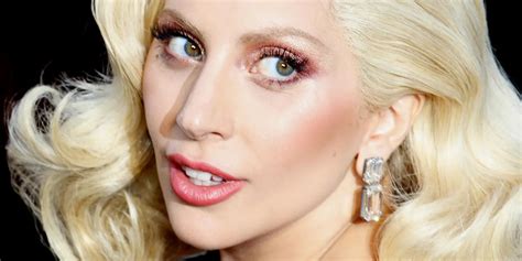 Lady Gaga Zeigt Sich Reizvoll Für Eigenes Kosmetik Label Radio Hamburg