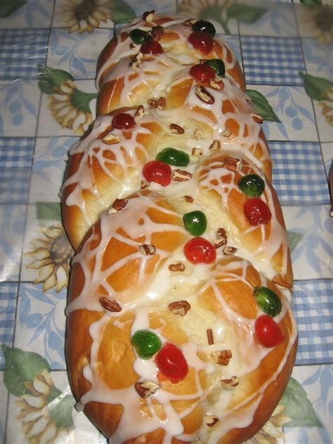 With a sharp knife cut dough into 3 ropes, 12 inches long. Swedish Christmas Braid | Swedish recipes, Christmas baking, Christmas bread