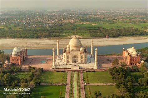 Taj Mahal Complex Madain Project En