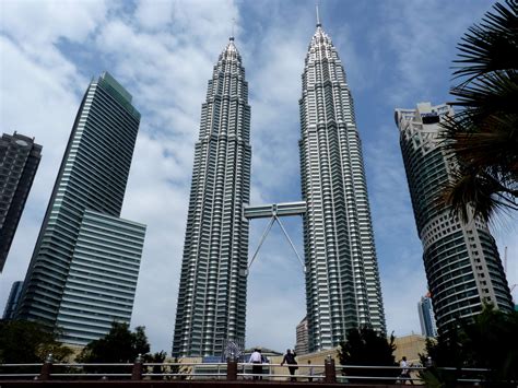 Petronas Twin Towers Learn All About The Worlds Tallest Twin Towers