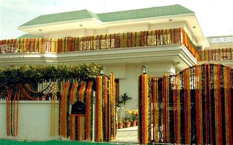 These best decorative lights home ideas will not only brighten up your space but will also welcome the supreme powers to your humble abode to shower their preparation for festivals or special party with people decorating their houses with lights and religious idols in their homes as well as shops. Indian Wedding House Decoration, Home Decor Ideas for ...