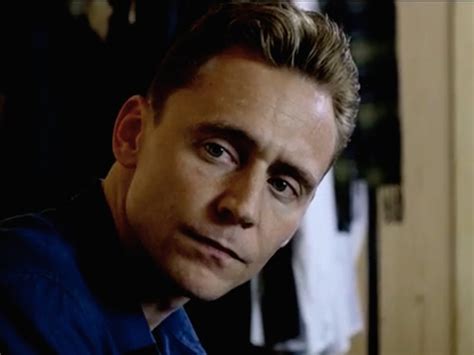 Tom Hiddlestons The Night Manager Sex Scene Got Some Amazing Reactions From Fans On Twitter