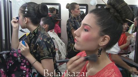 Models In Formation Catwalk Make Up Dance Academia Y Agencia