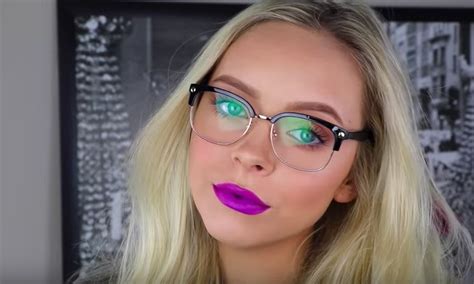 Gorgeous Prom Makeup For People Who Wear Glasses