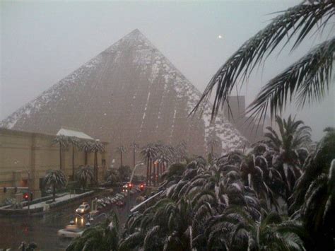 Snow In Cairo On The Pyramids Snowy Pyramids Sydney Opera House