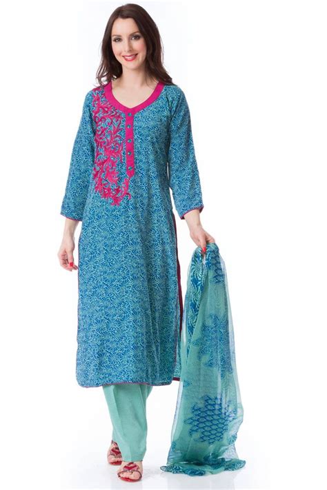 Image meta data for pakistani burka design\'s image. Long frocks | Pakistani Dresses | Mehndi Designs