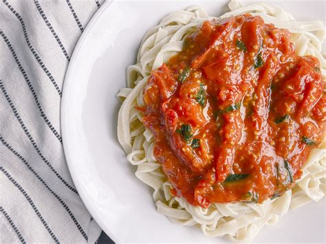 Homemade Fresh Tomato And Basil Pasta Sauce — The Trail To Health