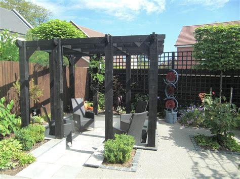 Linsey Evans Garden Design Garden Design Berkshire Steeply Sloped Garden | Sloped garden, Garden ...