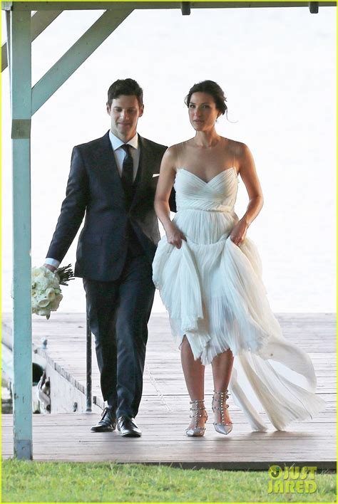 Justin Bartha Marries Lia Smith In Hawaii Wedding Photos Here Photo