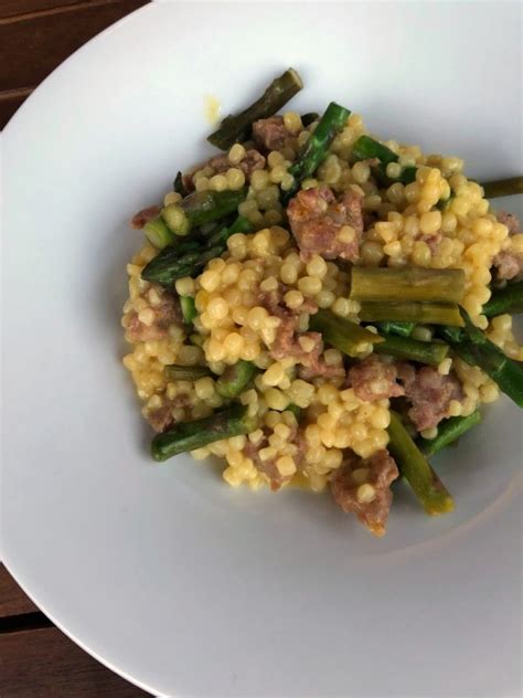 Check spelling or type a new query. Fregola con salsiccia, asparagi e zafferano | Un Pinguino ...