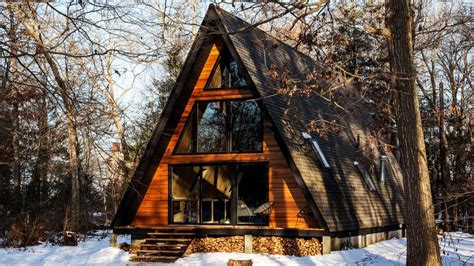 15 Winter Cabins That Make The Most Out Of The Snowy Season