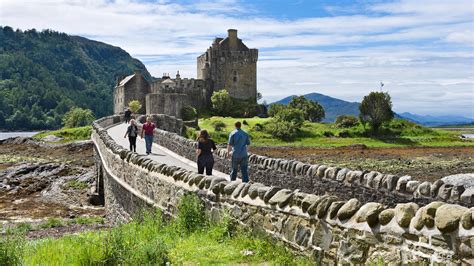 Scottish Tourist Sites Enjoy Their Place In The Sun Scotland The