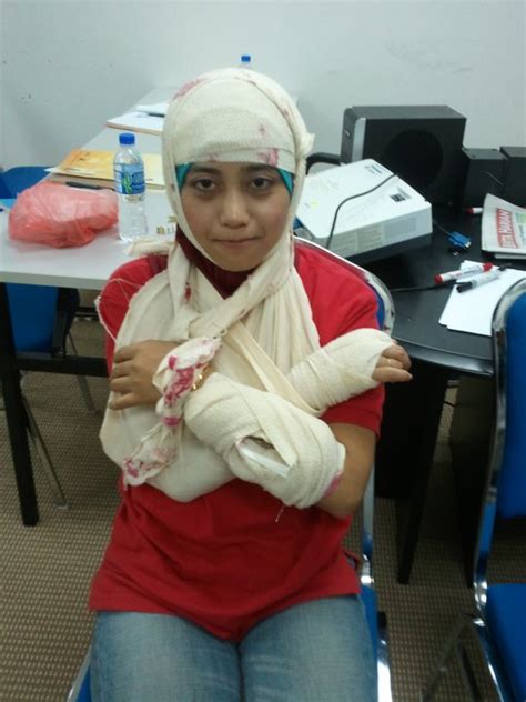 Cara dan teknik bagus merawat bunga mawar agar bisa menghasilkan bunga yang lebat dan indah serta rajin berbunga. Thanks for the Memories!: First Aider Training?? Besh..!!