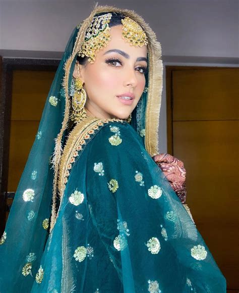 Beautiful Wedding Pictures Of Sana Khan And Mufti Anas Pakistani